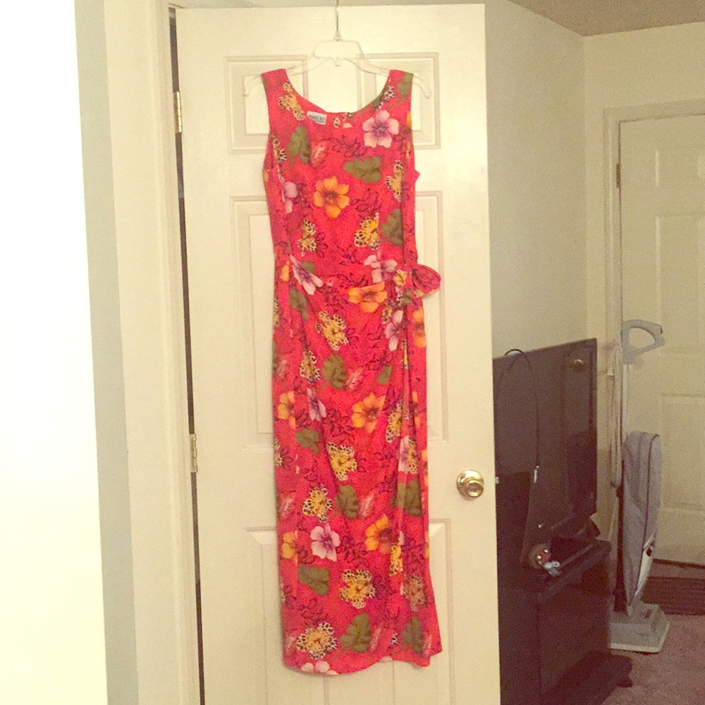 Red Sleeveless Dress w/ Tropical Pattern 100% SILK
